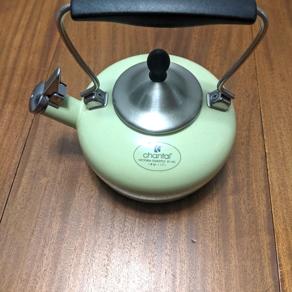 Chantal Kitchen New Chantal Victoria Tea Kettle Avocado Green